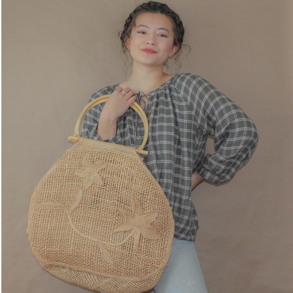 Vintage Handbags - vtg 70s woven seagrass market purse